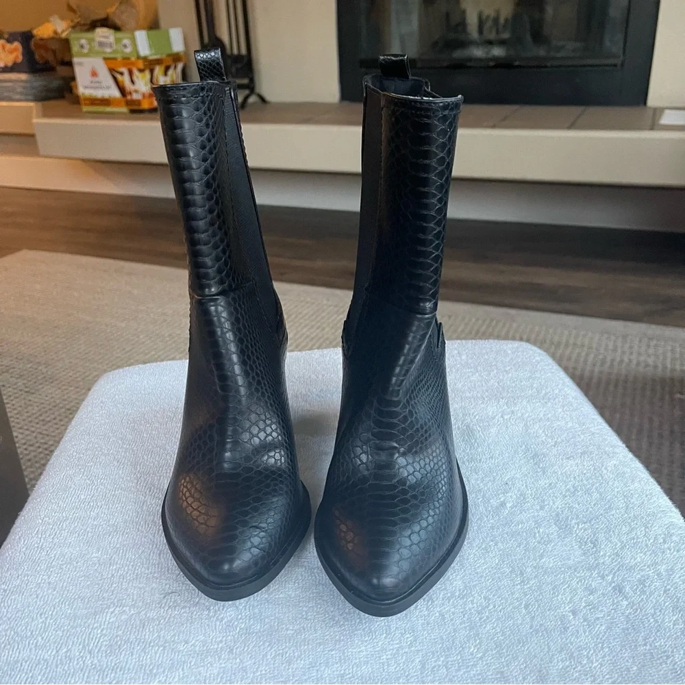 DV by Dolce Vita like new